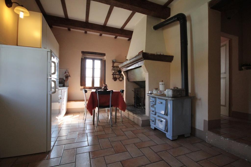 Casa Castellina Hostal Foligno Habitación foto