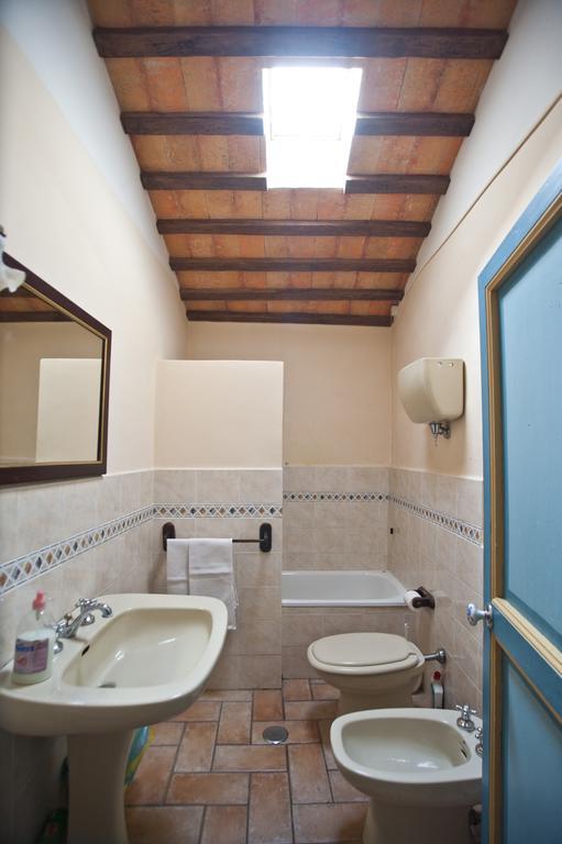 Casa Castellina Hostal Foligno Habitación foto